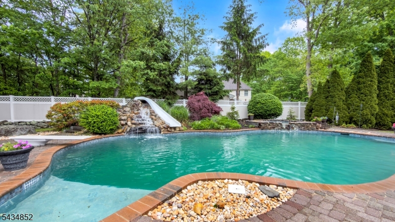 6 Princess Court Oak Ridge, NJ 07438 - Photo 4 of 50