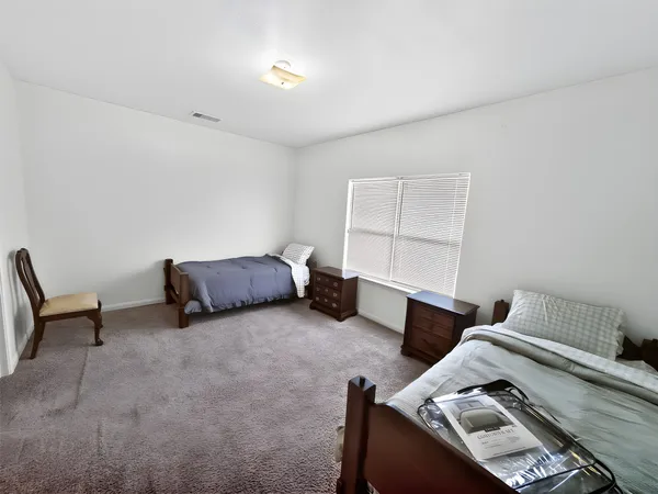 $2,400 | 5127 Oak Briar Lane, Rosenberg, TX 77469