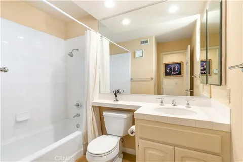 $2,575,000 | 72 Ocean Vista, Newport Beach, CA 92660