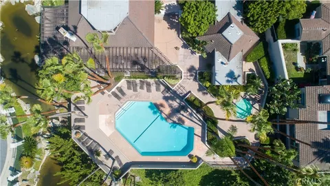 $2,575,000 | 72 Ocean Vista, Newport Beach, CA 92660