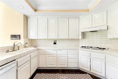 $2,575,000 | 72 Ocean Vista, Newport Beach, CA 92660