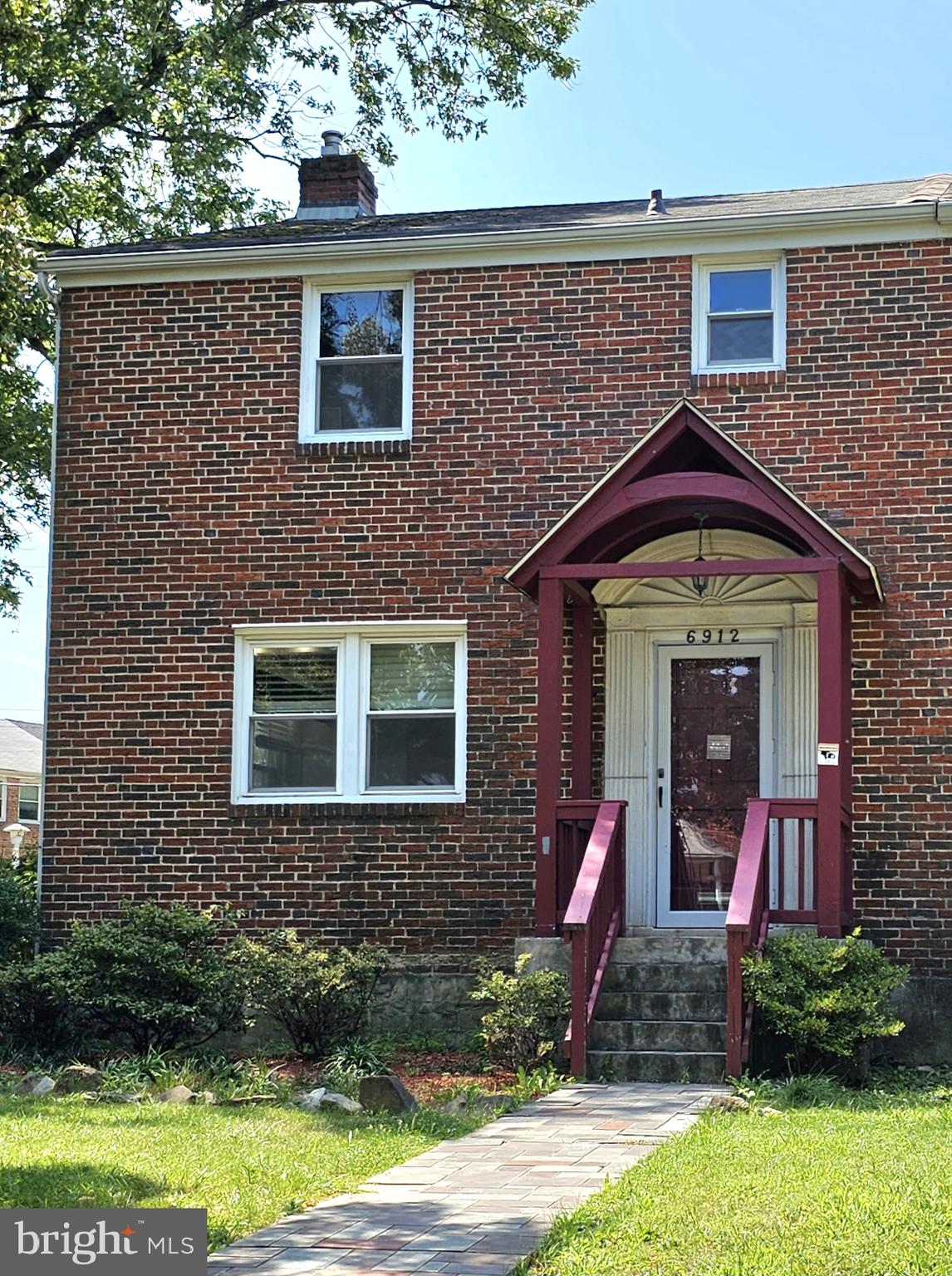 6912 Fieldcrest Road Baltimore, MD 21215 - Photo 1 of 53