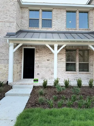 $2,600 | 505 4th Street, Argyle, TX 76226