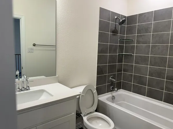 $2,400 | 505 4th Street, Argyle, TX 76226