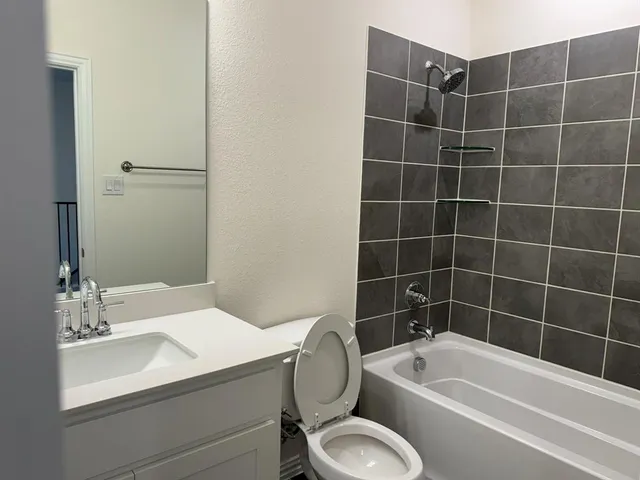 $2,600 | 505 4th Street, Argyle, TX 76226