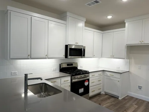 $2,400 | 505 4th Street, Argyle, TX 76226