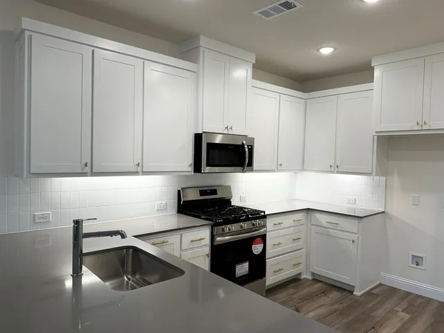 $2,600 | 505 4th Street, Argyle, TX 76226