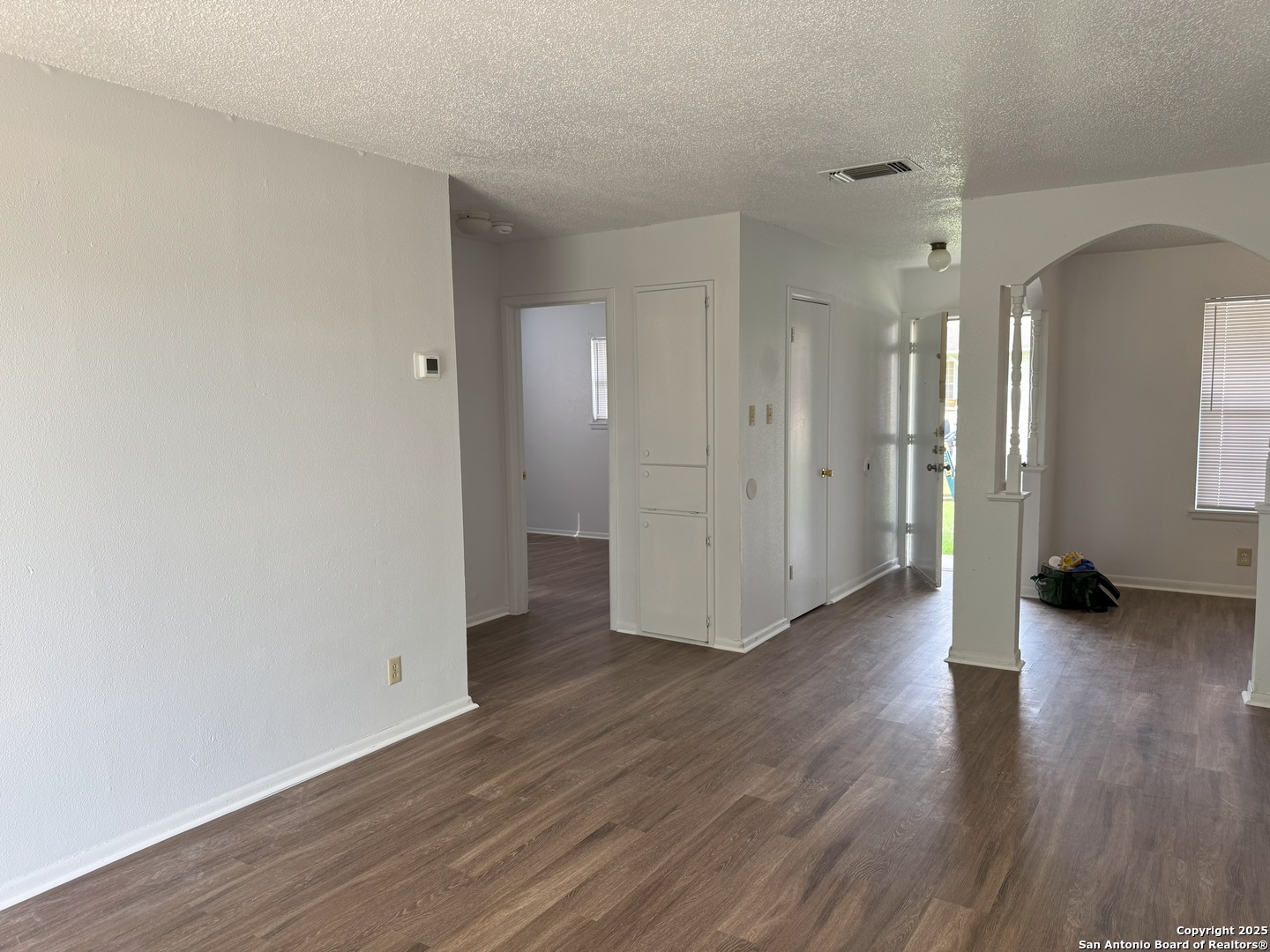 132 Meadow Way Converse, TX 78109 - Photo 3 of 15