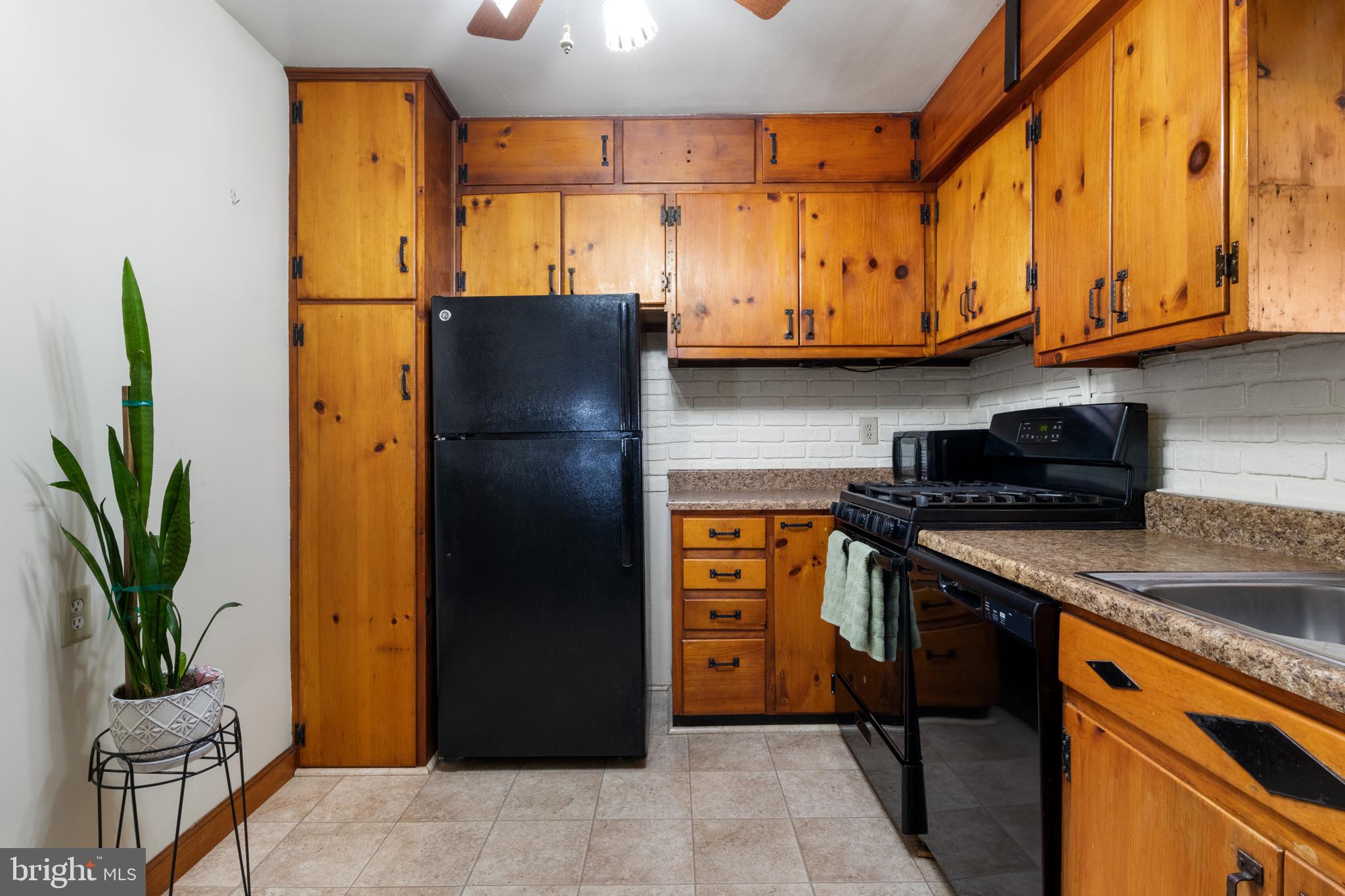 2009 City View Road York, PA 17406 - Photo 7 of 40 Gallery Image 7