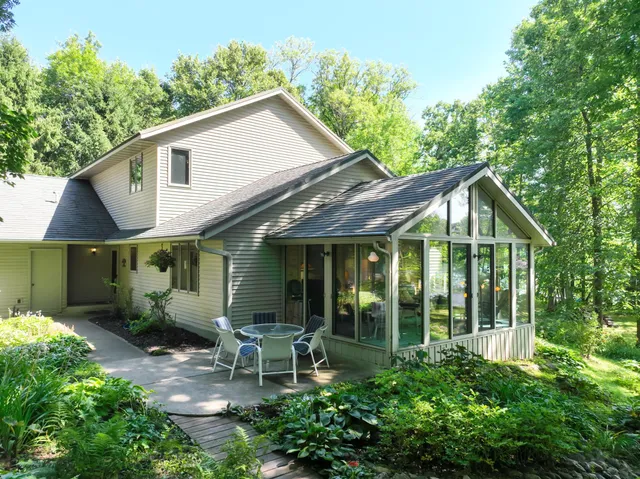 $799,000 | E5342 732nd Avenue, Menomonie, WI 54751