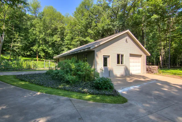 $799,000 | E5342 732nd Avenue, Menomonie, WI 54751