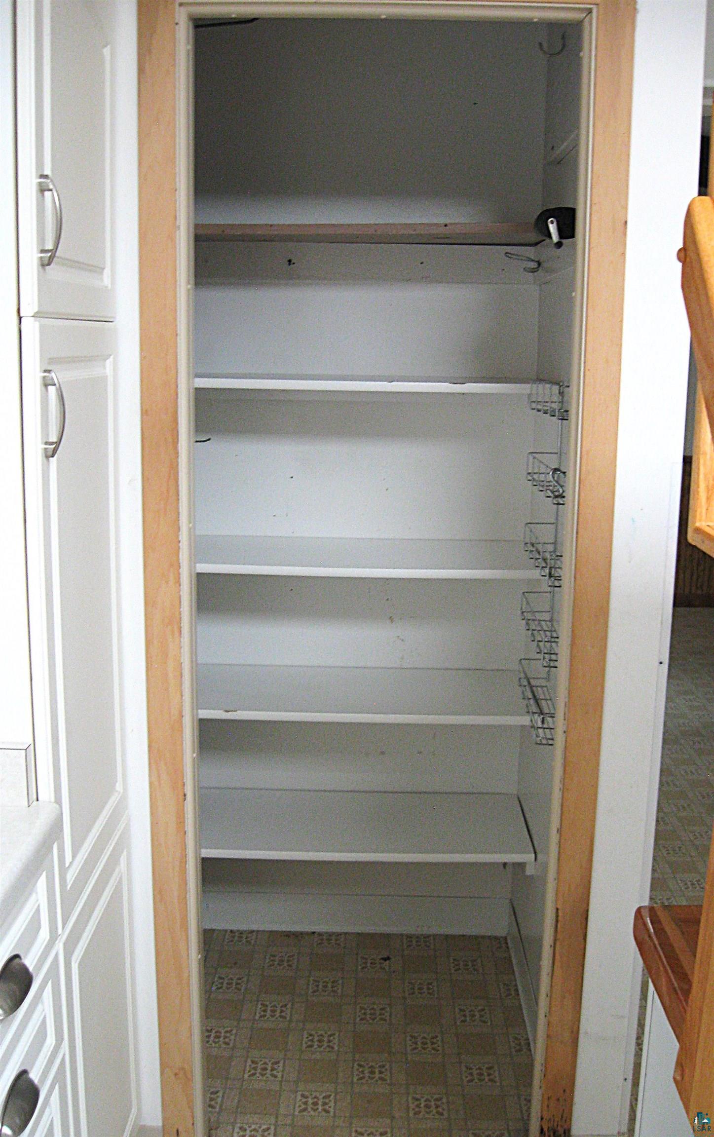 6030 Helm Road Duluth, MN 55811 - Photo 55 of 58 Kitchen pantry