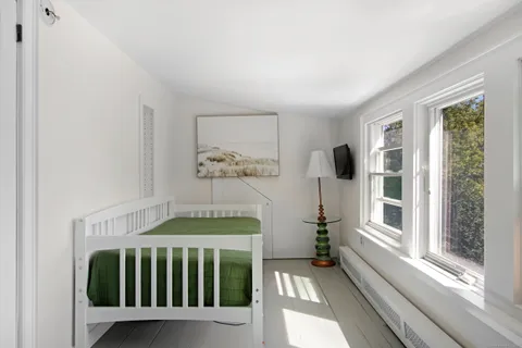 a view of entryway with a front door