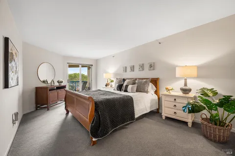 $299,000 | 100 Thorndale Drive, Unit 353, San Rafael, CA 94903