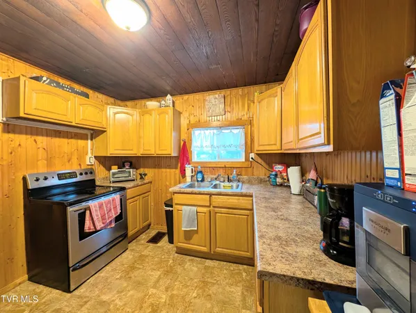 $237,900 | 3645 DC Caney Ridge Road, Clintwood, VA 24228