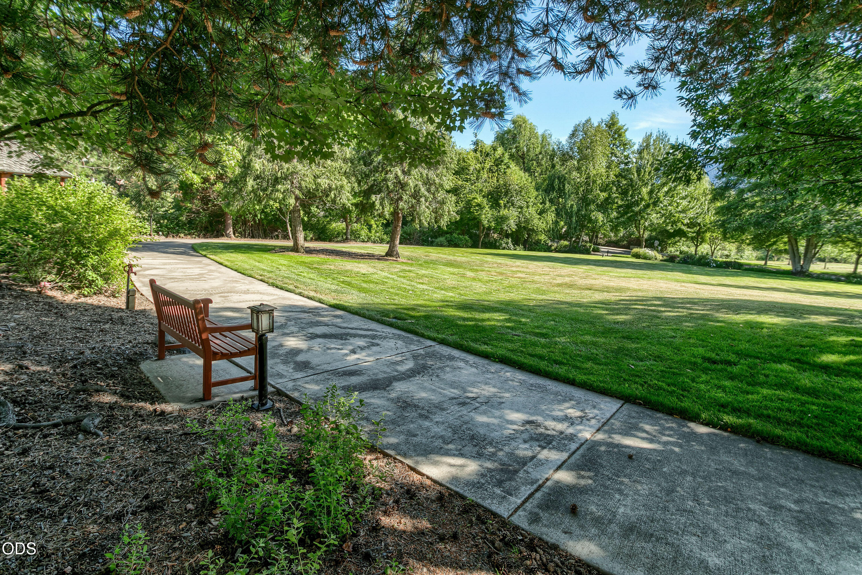 832 Pavilion Place Ashland, OR 97520 - Photo 37 of 38