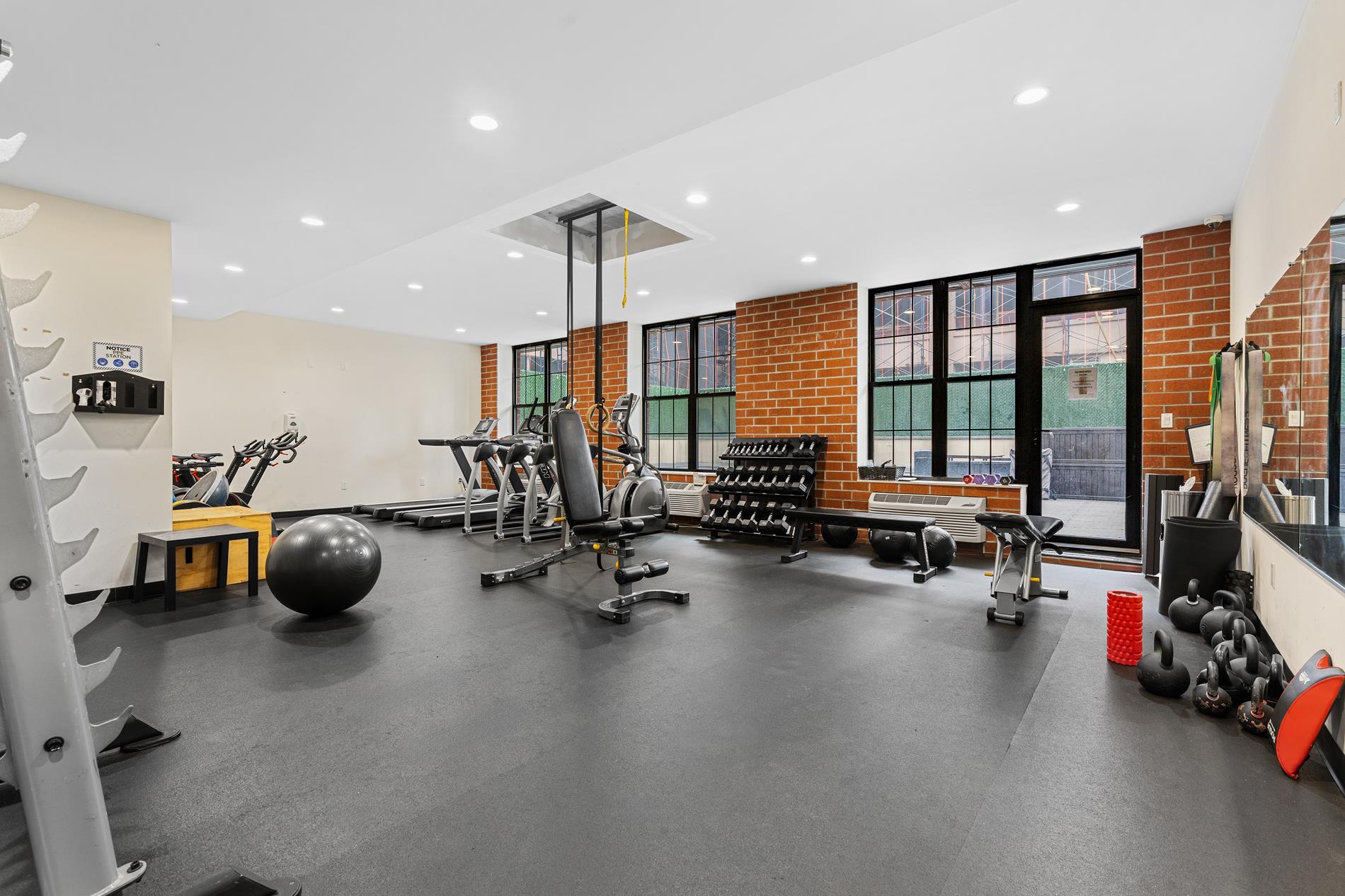 42-60 Crescent Street, Unit 5A Queens, NY 11101 - Photo 22 of 25