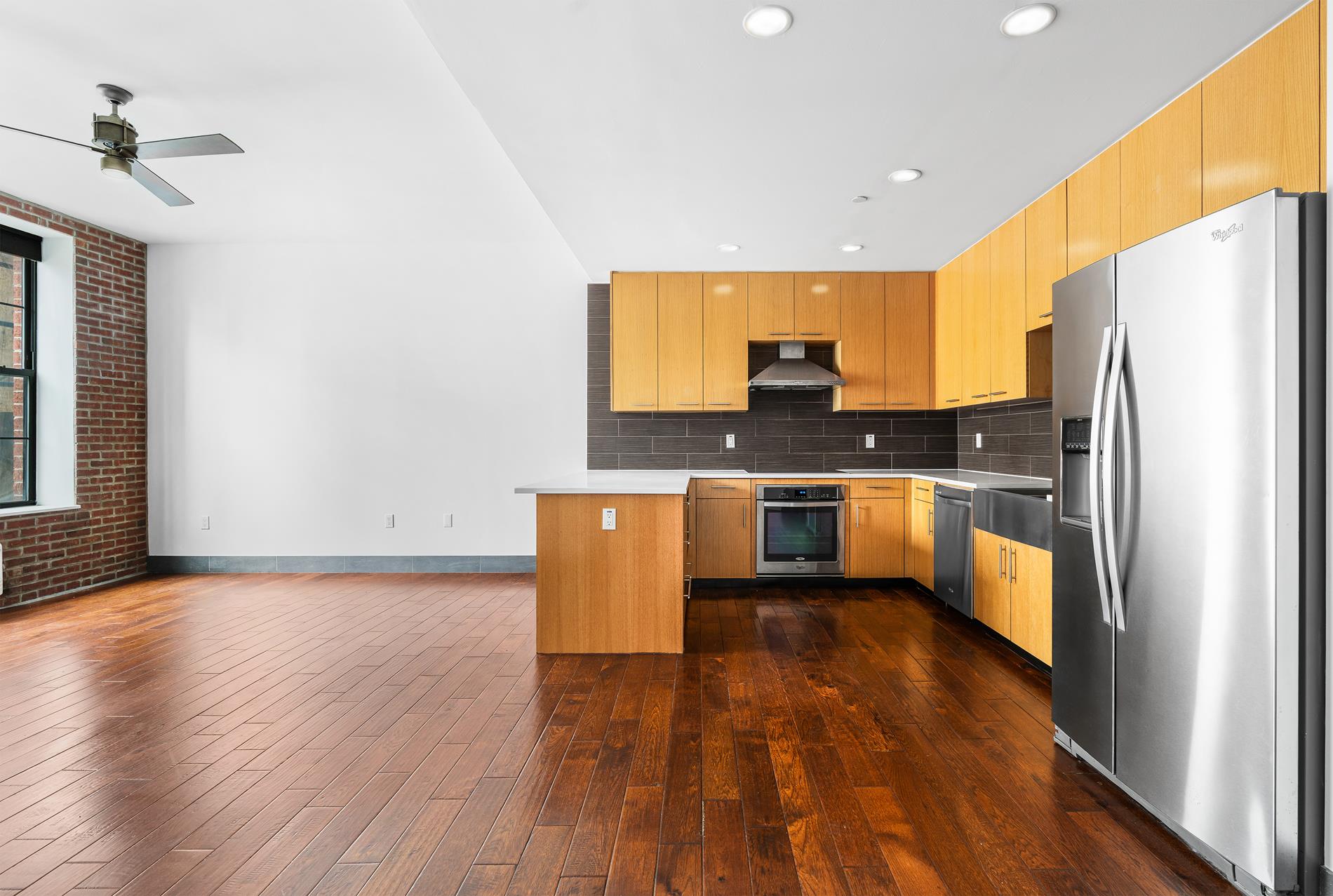 42-60 Crescent Street, Unit 5A Queens, NY 11101 - Photo 2 of 25