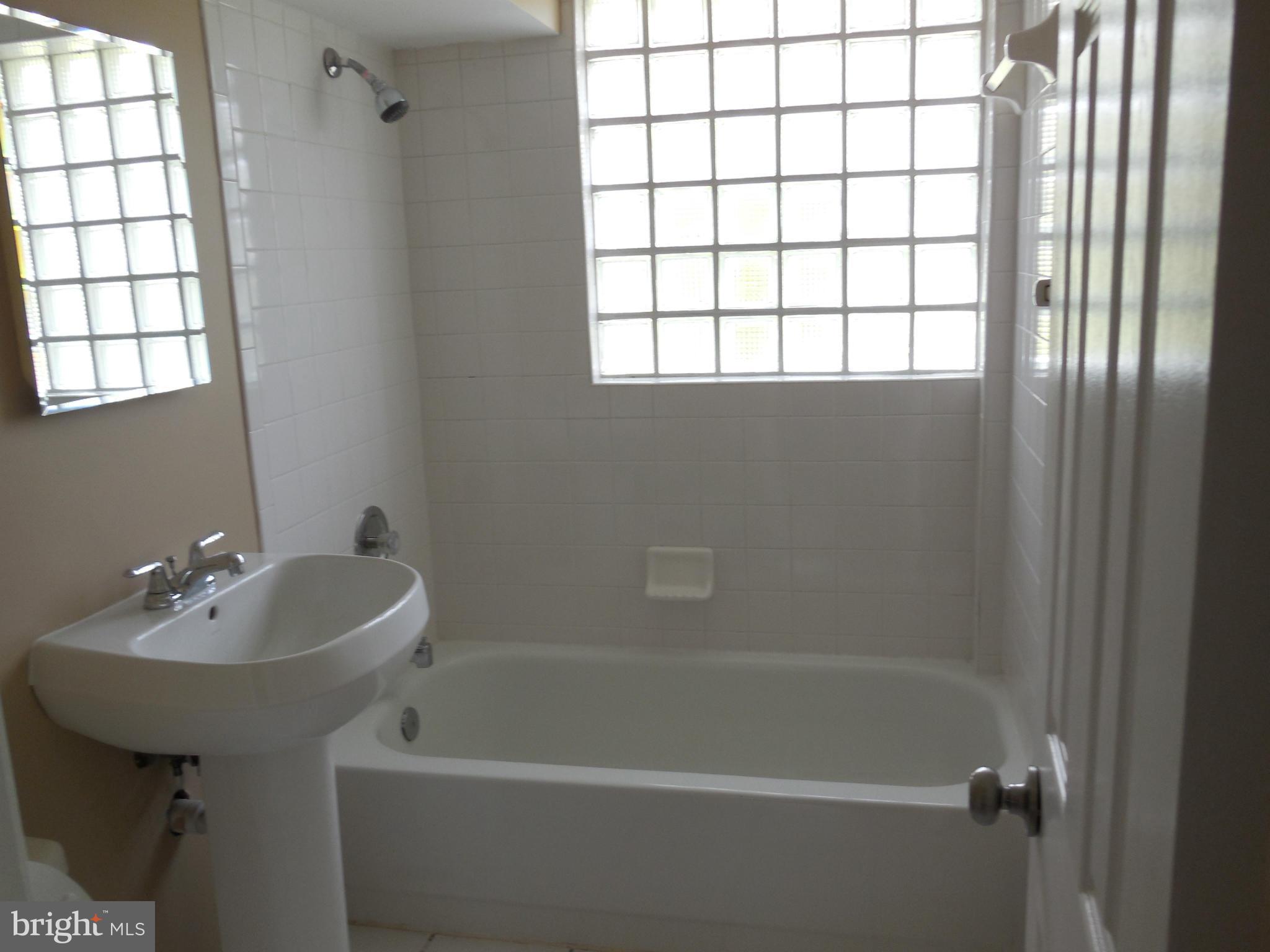 5506 Ferndale Street Springfield, VA 22151 - Photo 19 of 24 Bath