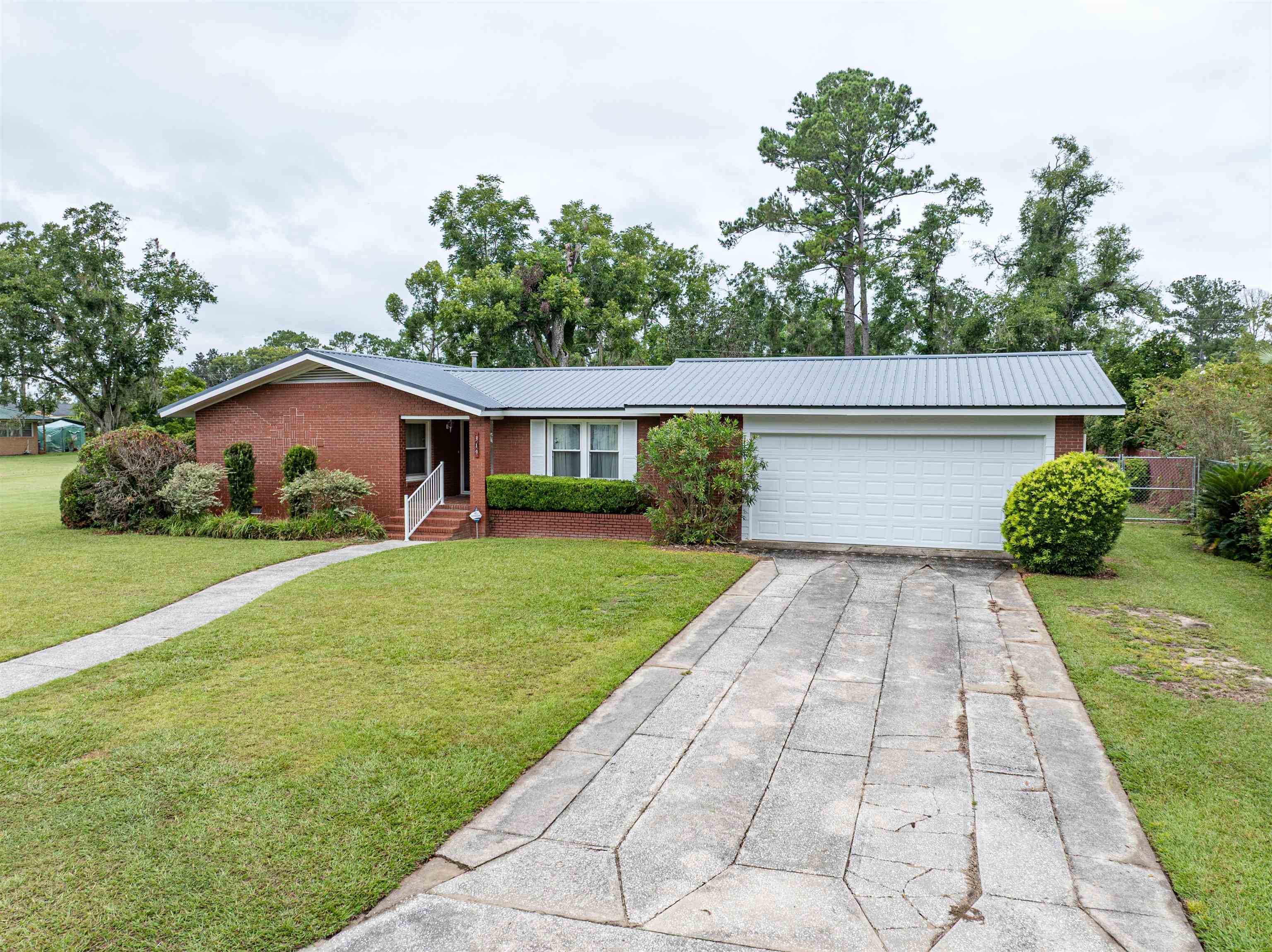 319 Southeast Bunker Street Madison, FL 32340 - Photo 7 of 42