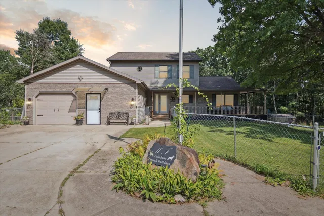 $599,900 | 1923 East Kimmel Road, Jackson, MI 49201