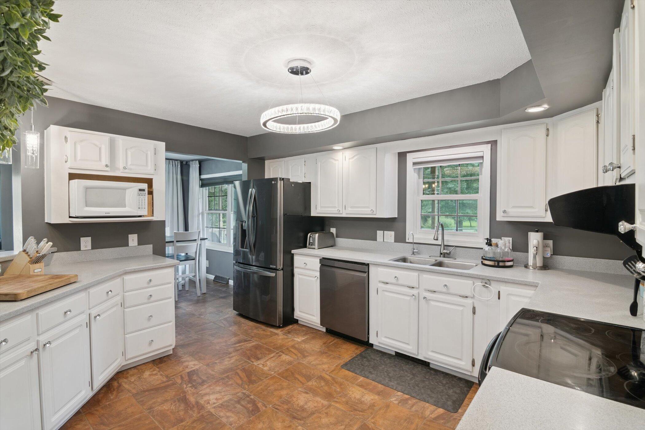 1923 East Kimmel Road Jackson, MI 49201 - Photo 14 of 75 12-1923-E-Kimmel-Rd-Jackson-MI-49201-Win