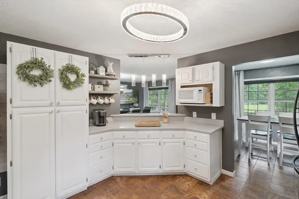 $599,900 | 1923 East Kimmel Road, Jackson, MI 49201