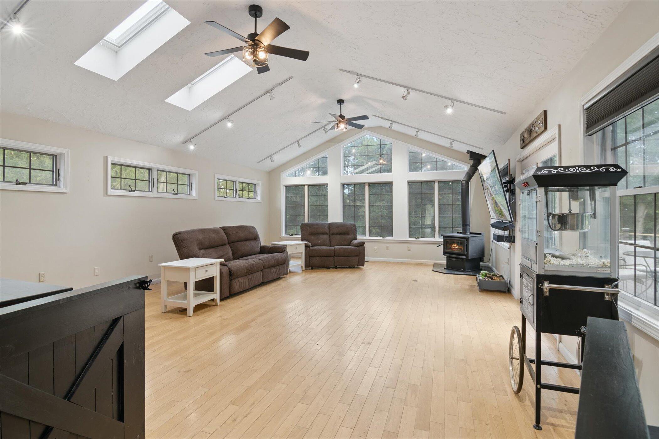 1923 East Kimmel Road Jackson, MI 49201 - Photo 20 of 75 18-1923-E-Kimmel-Rd-Jackson-MI-49201-Win