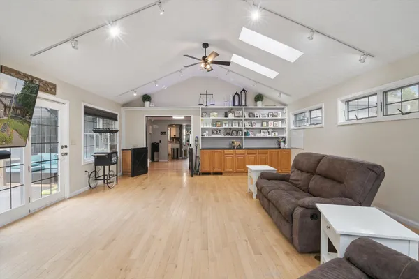 $599,900 | 1923 East Kimmel Road, Jackson, MI 49201