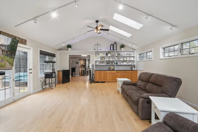 $599,900 | 1923 East Kimmel Road, Jackson, MI 49201