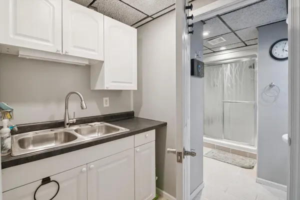 $599,900 | 1923 East Kimmel Road, Jackson, MI 49201