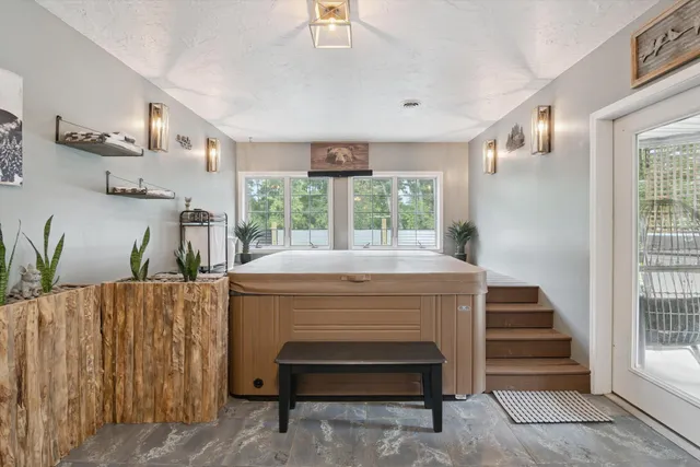 $599,900 | 1923 East Kimmel Road, Jackson, MI 49201