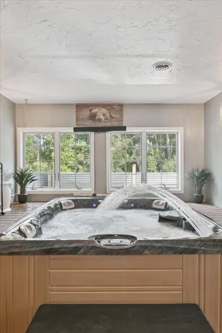 $599,900 | 1923 East Kimmel Road, Jackson, MI 49201