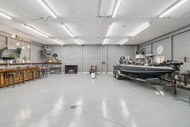 $599,900 | 1923 East Kimmel Road, Jackson, MI 49201