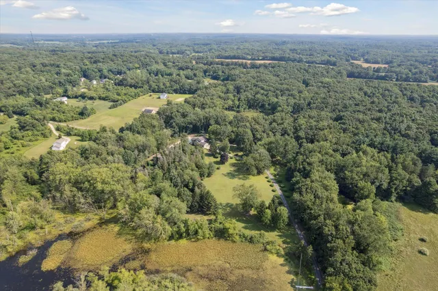 $599,900 | 1923 East Kimmel Road, Jackson, MI 49201