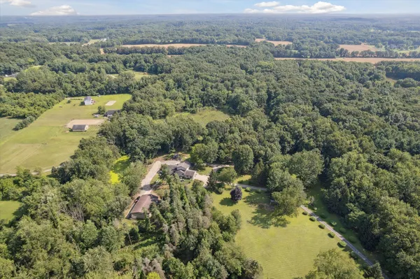 $599,900 | 1923 East Kimmel Road, Jackson, MI 49201