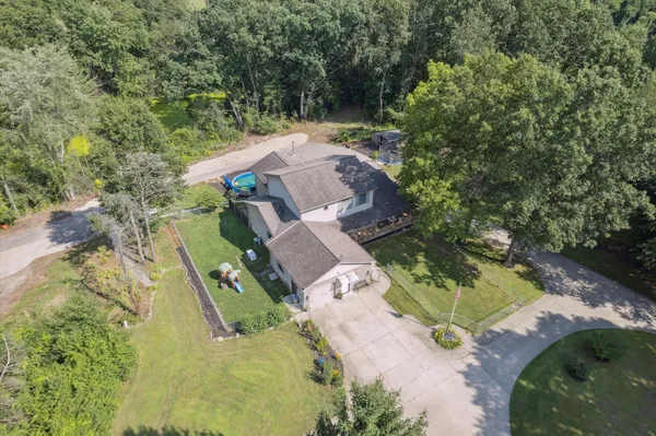 $599,900 | 1923 East Kimmel Road, Jackson, MI 49201