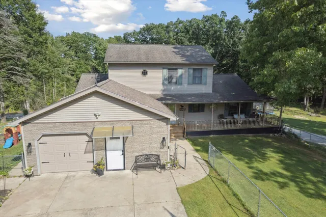 $599,900 | 1923 East Kimmel Road, Jackson, MI 49201