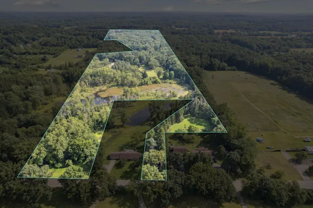 $599,900 | 1923 East Kimmel Road, Jackson, MI 49201