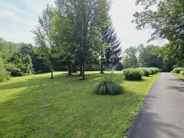 $599,900 | 1923 East Kimmel Road, Jackson, MI 49201