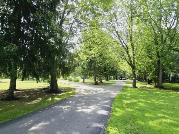 $599,900 | 1923 East Kimmel Road, Jackson, MI 49201