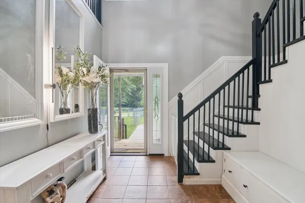 $599,900 | 1923 East Kimmel Road, Jackson, MI 49201