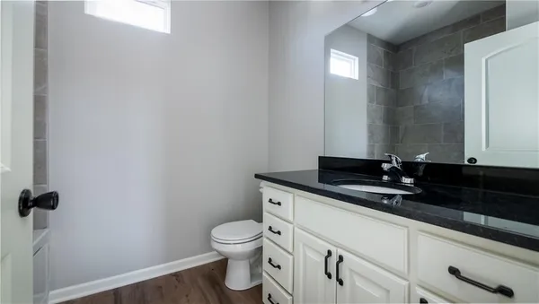 $315,000 | 1405 North White Oaks Lane, Napoleon, MO 64074