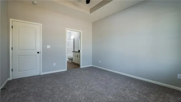 $315,000 | 1405 North White Oaks Lane, Napoleon, MO 64074