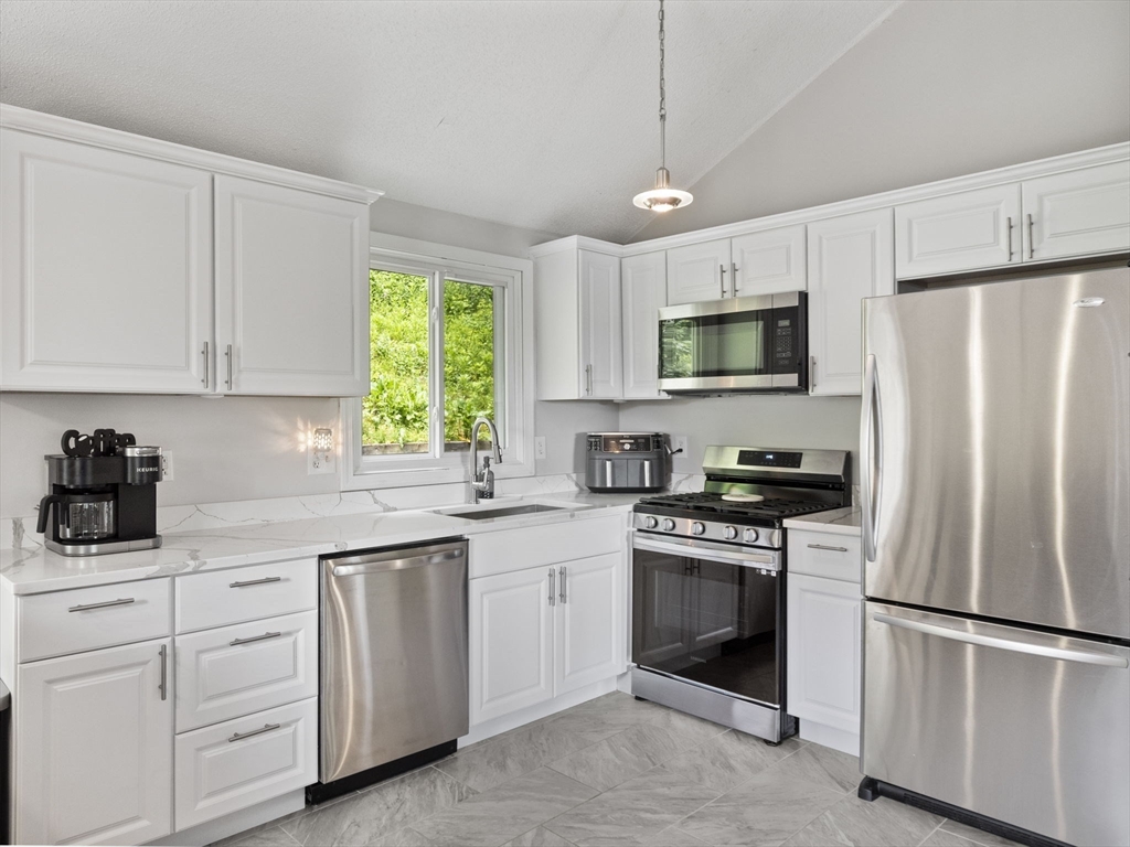 377 Butman Road Lowell, MA 01852 - Photo 4 of 23 Gallery Image 4