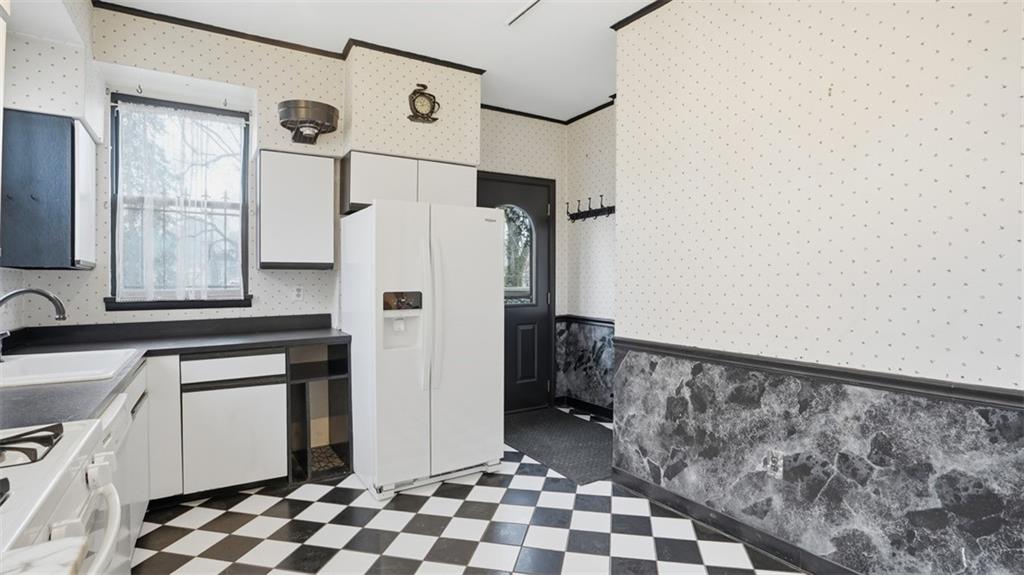 1411 Page Street Pittsburgh, PA 15233 - Photo 13 of 44