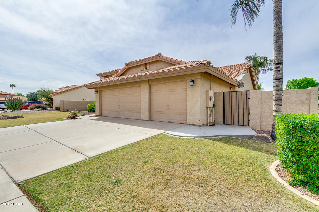 232 North Riata Street Gilbert, AZ 85234 - Photo 3 of 46 03-Riata