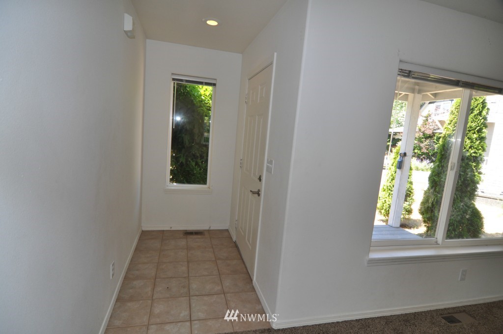 4044 Glengary Road Bellingham, WA 98226 - Photo 3 of 25 Gallery Image 3