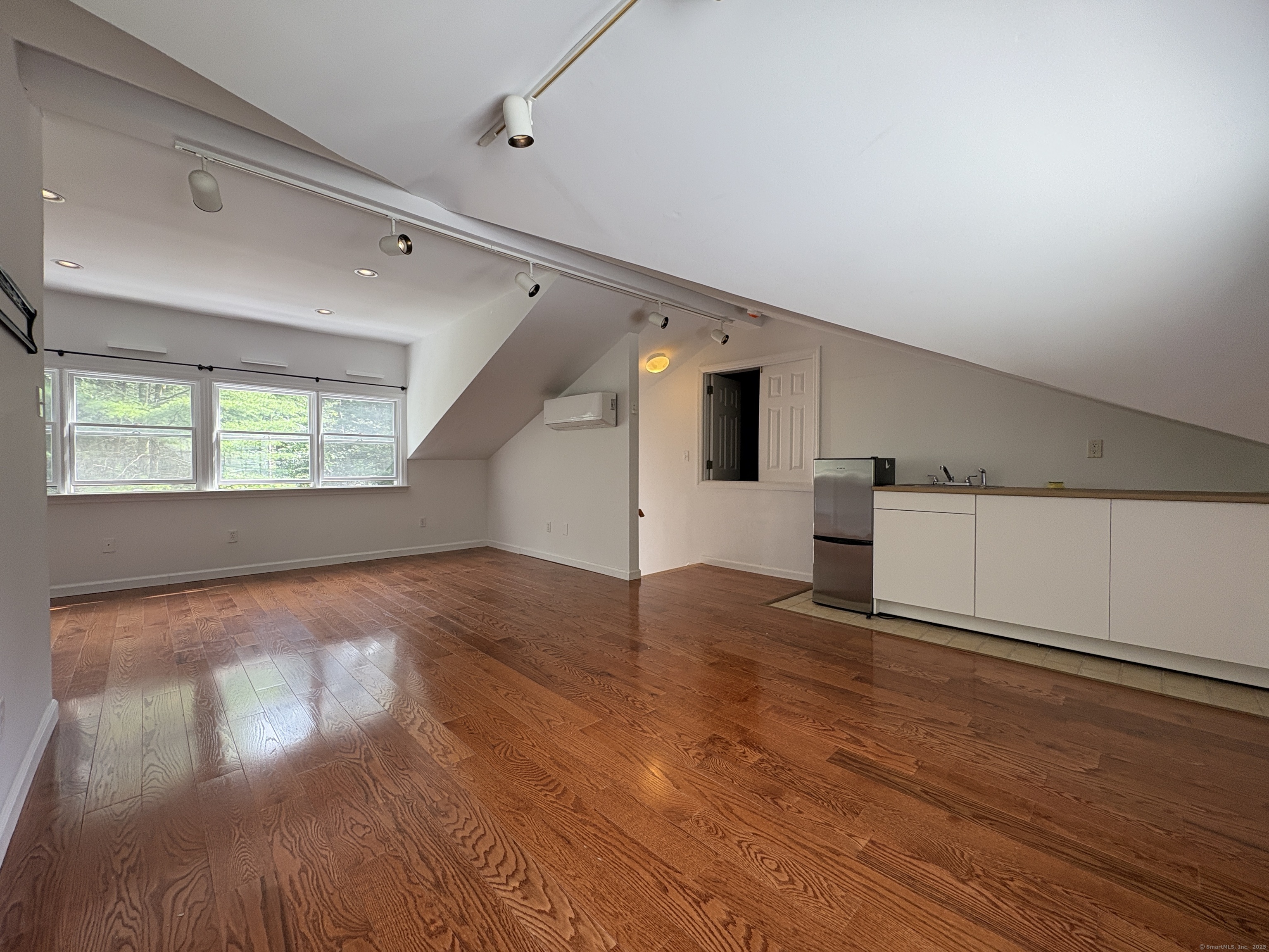 158 Jelliff Mill Road New Canaan, CT 06840 - Photo 23 of 40