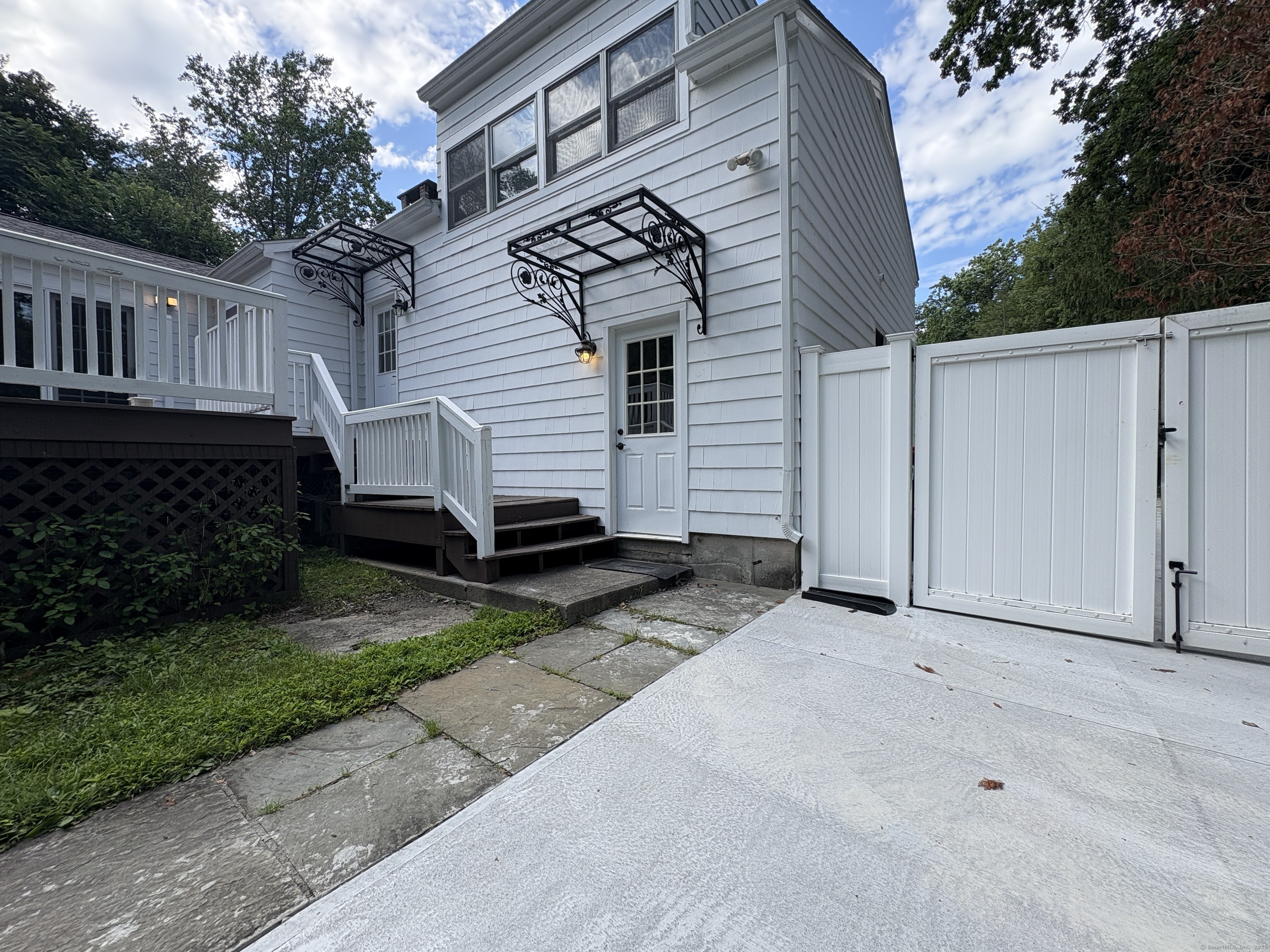 158 Jelliff Mill Road New Canaan, CT 06840 - Photo 36 of 40